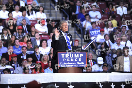 Wahlkampfveranstaltung von Donald Trump un Sunrise