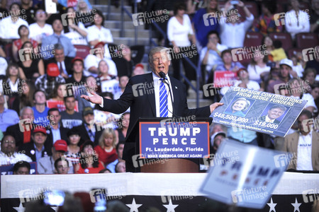 Wahlkampfveranstaltung von Donald Trump un Sunrise