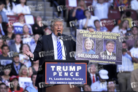 Wahlkampfveranstaltung von Donald Trump un Sunrise