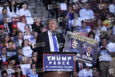 Wahlkampfveranstaltung von Donald Trump un Sunrise