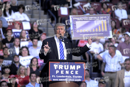Wahlkampfveranstaltung von Donald Trump un Sunrise