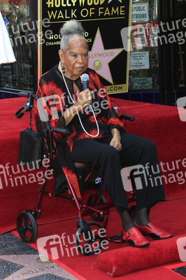 Roma Downey erhält einen Stern auf dem Hollywood Walk of Fame in Los Angeles