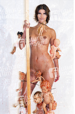 Kunstperformance Babydoll Fashion by Micaela Schäfer in Berlin