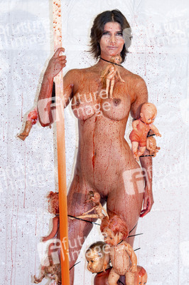 Kunstperformance Babydoll Fashion by Micaela Schäfer in Berlin