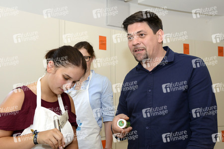 Schulkücheneinweihung mit Tim Mälzer in Bonn