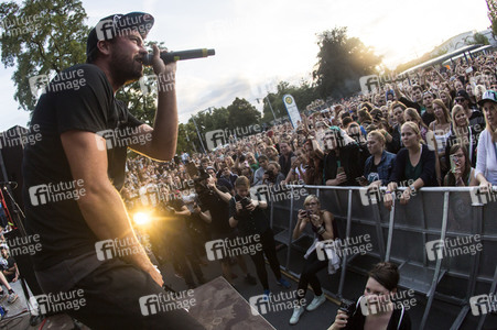 Konzert 'Noch nicht komplett im Arsch' gegen den Rechtsruck in Anklam
