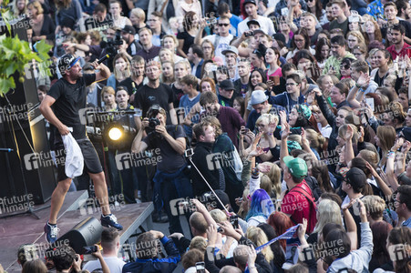 Konzert 'Noch nicht komplett im Arsch' gegen den Rechtsruck in Anklam