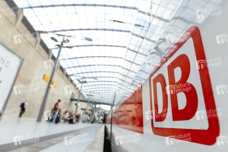 Symbolfoto Bahnreisen