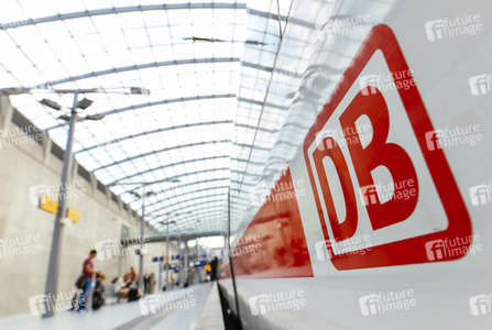 Symbolfoto Bahnreisen