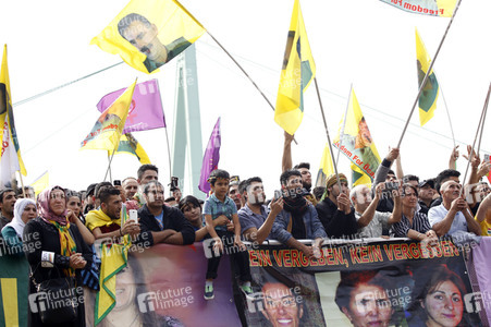 Kurden Großdemo in Köln