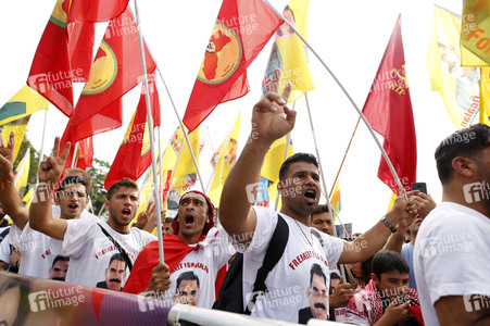 Kurden Großdemo in Köln