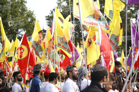 Kurden Großdemo in Köln