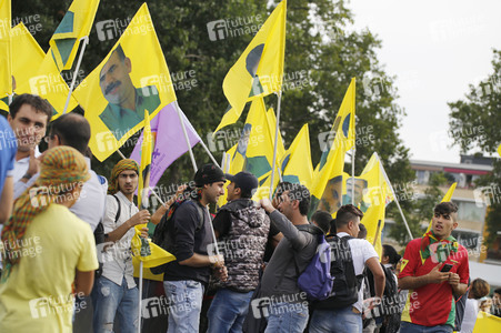 Kurden Großdemo in Köln