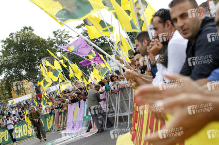 Kurden Großdemo in Köln