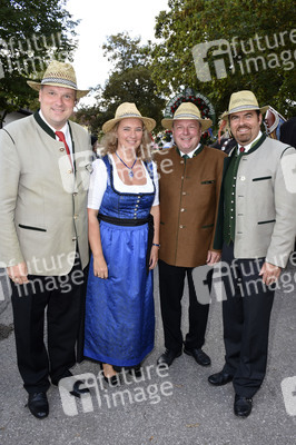 Volksfest 'Keferloher Montag' in Grasbrunn