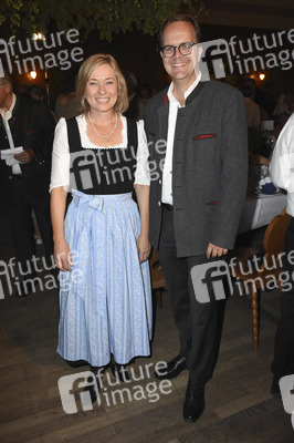 Hofbräu Festzelt Krugvorstellung 2016 in München