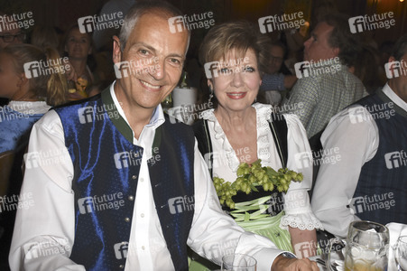 Hofbräu Festzelt Krugvorstellung 2016 in München