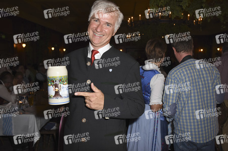 Hofbräu Festzelt Krugvorstellung 2016 in München