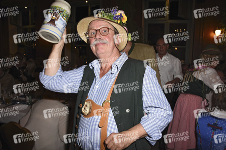 Hofbräu Festzelt Krugvorstellung 2016 in München