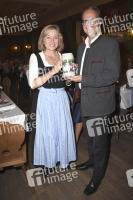 Hofbräu Festzelt Krugvorstellung 2016 in München