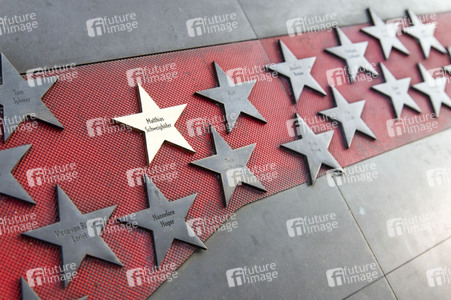 Neue Sterne auf dem Boulevard der Stars in Berlin