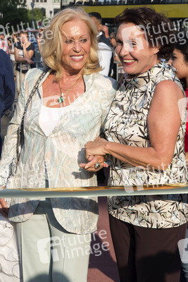 Neue Sterne auf dem Boulevard der Stars in Berlin