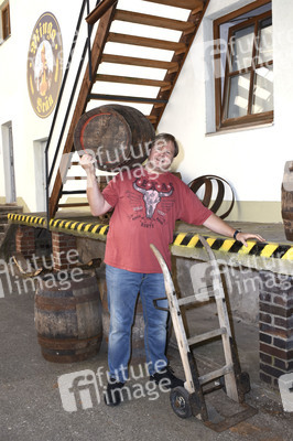 Settermin zum TV-Film 'Bierleichen. Ein Paschakrimi' in Haimhausen
