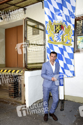 Settermin zum TV-Film 'Bierleichen. Ein Paschakrimi' in Haimhausen