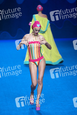 Agatha Ruiz de la Prada Fashion Show auf der Mercedes-Benz Fashion Week Madrid SS 2017