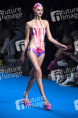 Agatha Ruiz de la Prada Fashion Show auf der Mercedes-Benz Fashion Week Madrid SS 2017