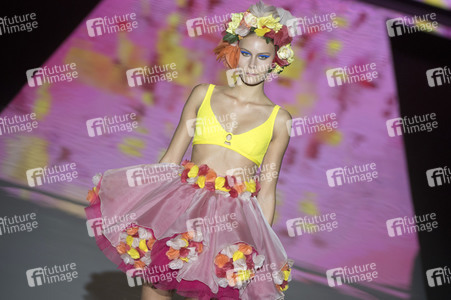 Andres Sarda Fashion Show auf der Mercedes-Benz Fashion Week Madrid SS17
