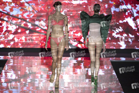 Andres Sarda Fashion Show auf der Mercedes-Benz Fashion Week Madrid SS17