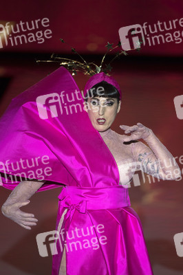 Andres Sarda Fashion Show auf der Mercedes-Benz Fashion Week Madrid SS17