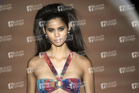 Dolores Cortés Fashion Show auf der Mercedes-Benz Fashion Week Madrid SS17