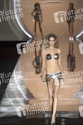 Dolores Cortés Fashion Show auf der Mercedes-Benz Fashion Week Madrid SS17