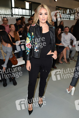 Eudon Choi Fashion Show auf der London Fashion Week SS17