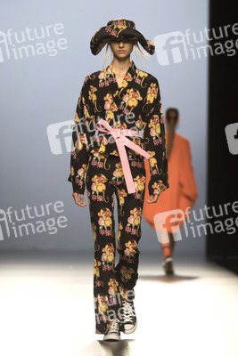 Maria Escoté Fashion Show auf der Mercedes-Benz Fashion Week Madrid SS17