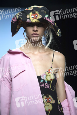 Maria Escoté Fashion Show auf der Mercedes-Benz Fashion Week Madrid SS17