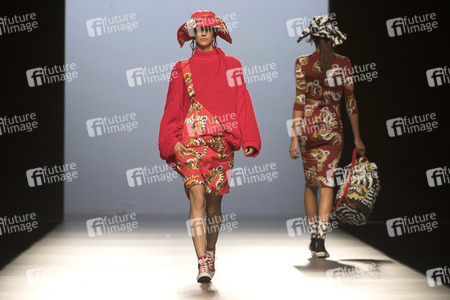 Maria Escoté Fashion Show auf der Mercedes-Benz Fashion Week Madrid SS17