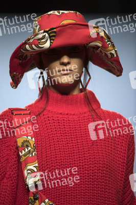 Maria Escoté Fashion Show auf der Mercedes-Benz Fashion Week Madrid SS17