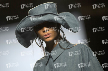 Maria Escoté Fashion Show auf der Mercedes-Benz Fashion Week Madrid SS17