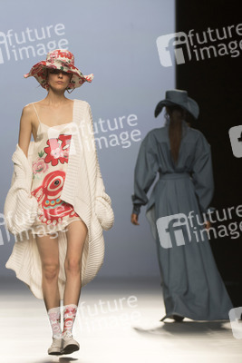 Maria Escoté Fashion Show auf der Mercedes-Benz Fashion Week Madrid SS17