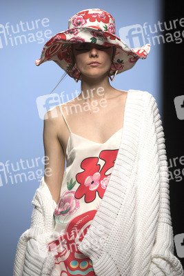 Maria Escoté Fashion Show auf der Mercedes-Benz Fashion Week Madrid SS17