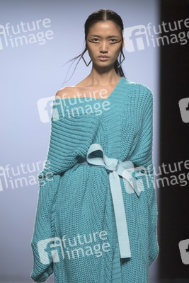 Maria Escoté Fashion Show auf der Mercedes-Benz Fashion Week Madrid SS17