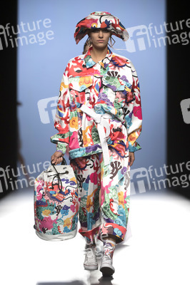 Maria Escoté Fashion Show auf der Mercedes-Benz Fashion Week Madrid SS17