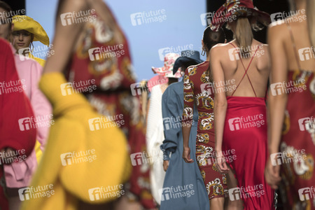 Maria Escoté Fashion Show auf der Mercedes-Benz Fashion Week Madrid SS17