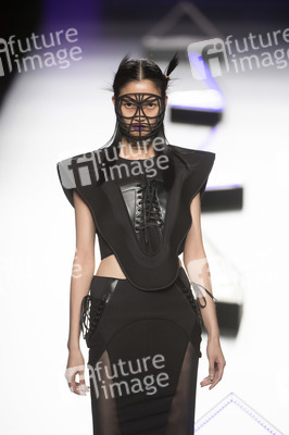 Maya Hansen Fashion Show auf der Mercedes-Benz Fashion Week Madrid SS17