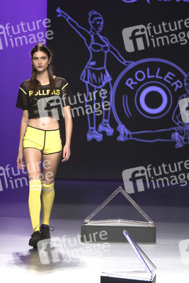 Maya Hansen Fashion Show auf der Mercedes-Benz Fashion Week Madrid SS17