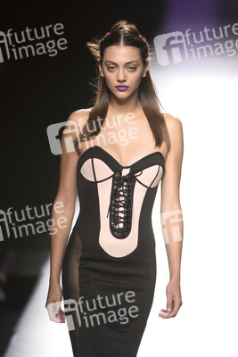 Maya Hansen Fashion Show auf der Mercedes-Benz Fashion Week Madrid SS17