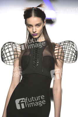 Maya Hansen Fashion Show auf der Mercedes-Benz Fashion Week Madrid SS17